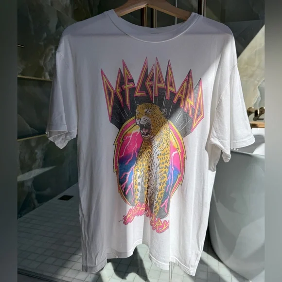 Daydreamer LA Tees | Def Leopard High N Dry Weekend Vintage Style T-Shirt - Picture 5 of 7